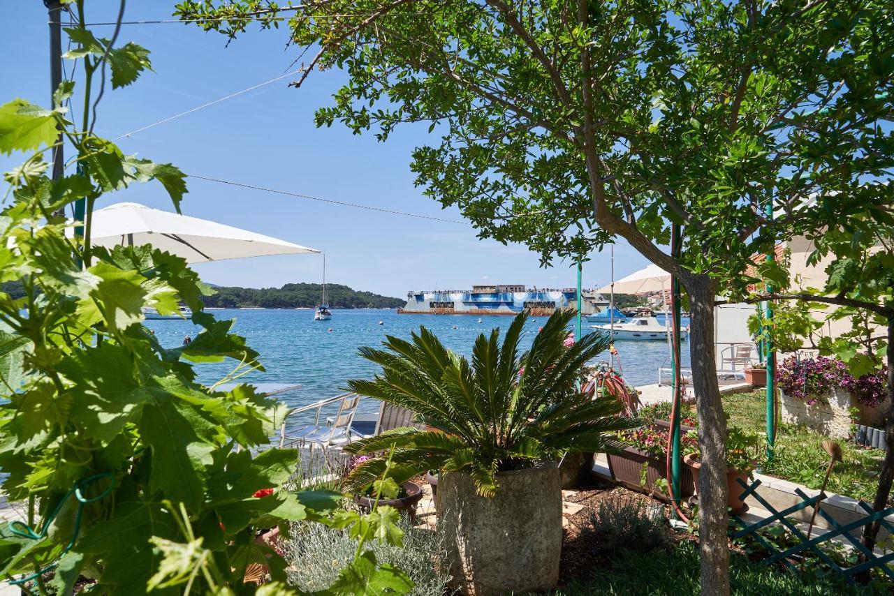 Apartments Nives Cres Exterior foto